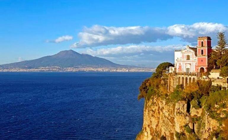 Vittoria Luxury Suite Vico Equense Exteriör bild